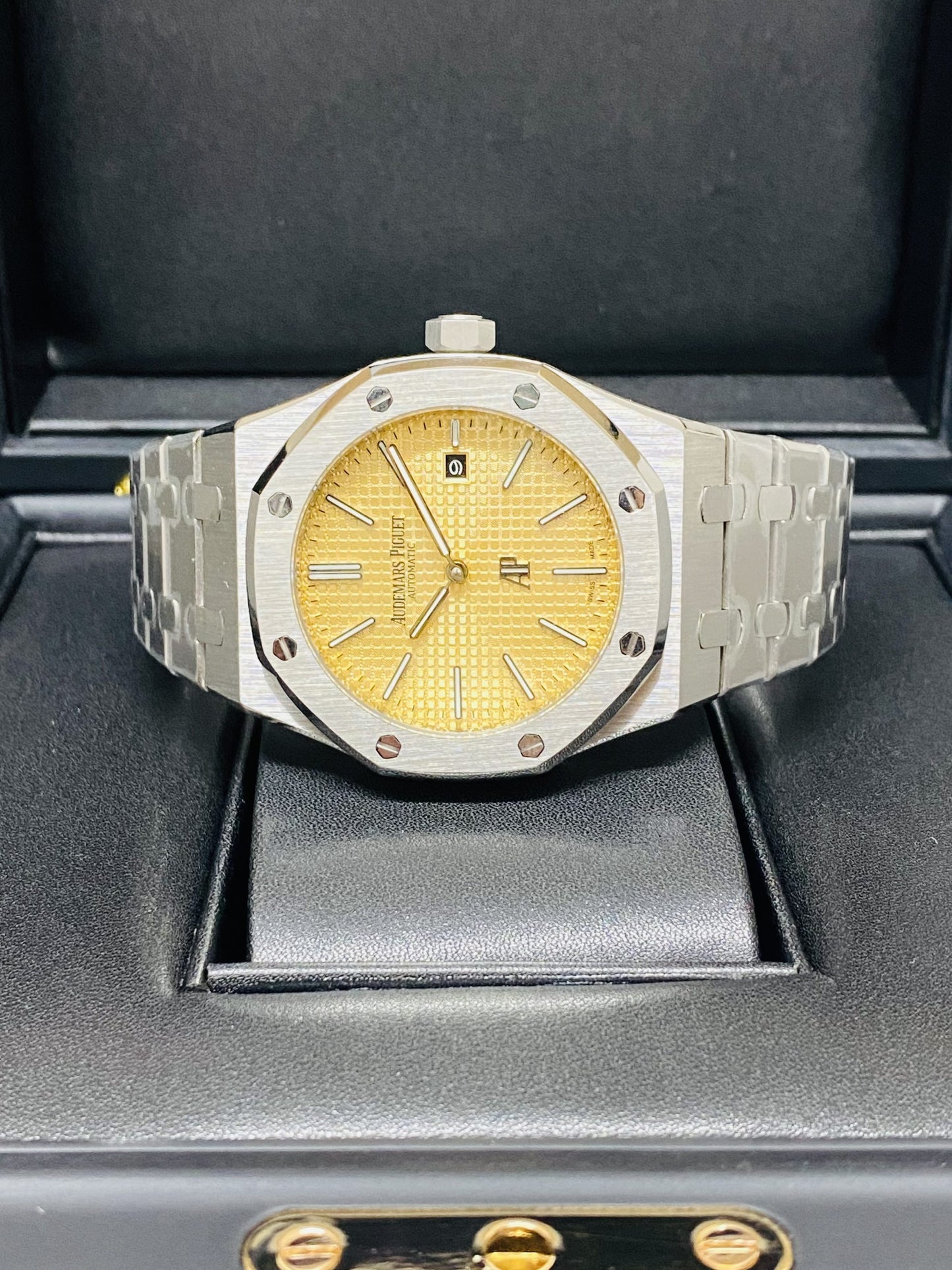 Audemars Piguet replica royal oak jumbo 15202BC salmon dial