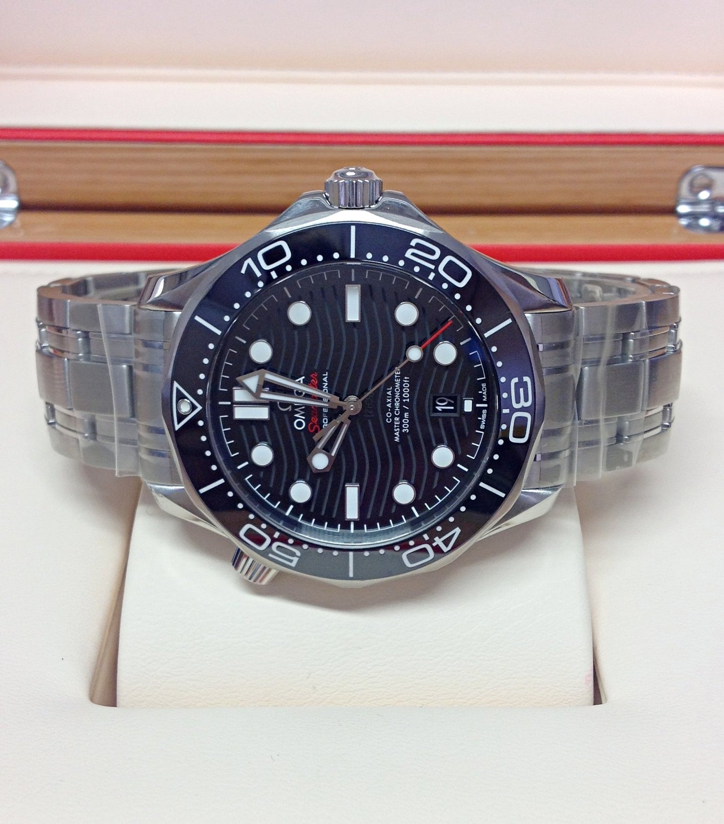Omega replica Seamaster Diver 300M black