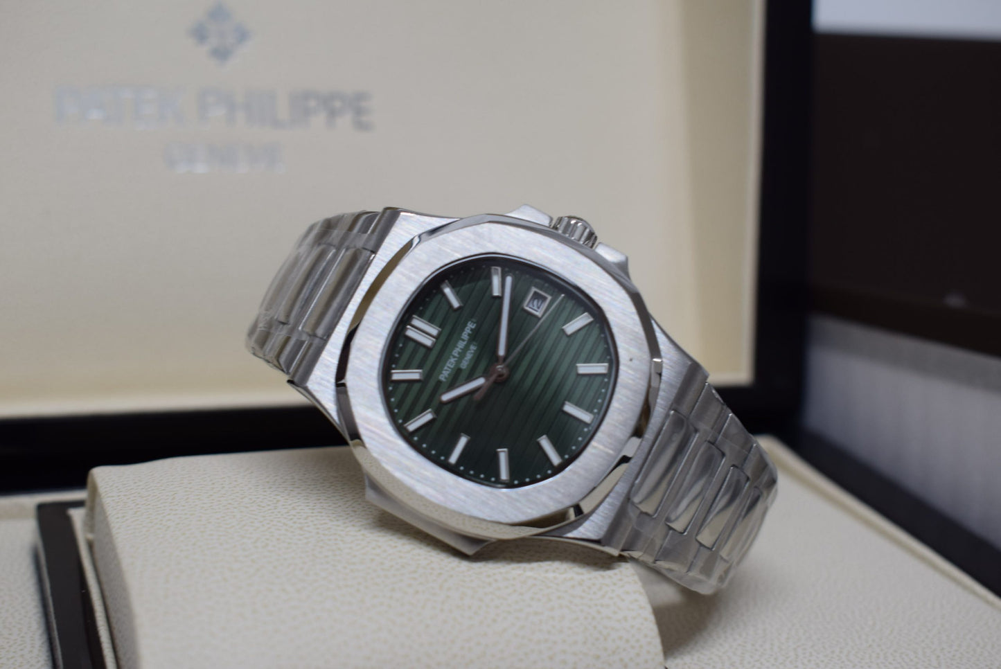 Patek Philippe replica nautilus 5711 olive green dial acciaio