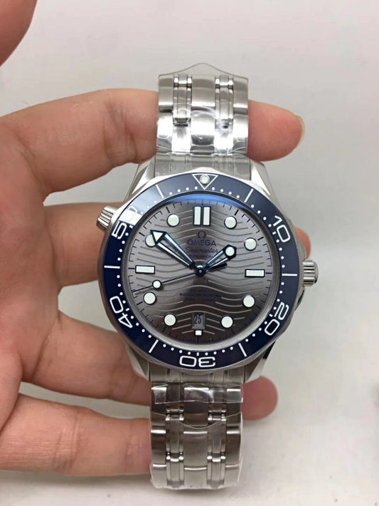 Omega replica Seamaster Diver 300M grey