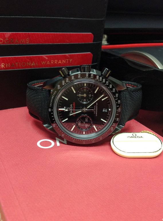 Omega replica Speedmaster Dark Side Of The Moon 311.92.44.51.01.007 orologio replica