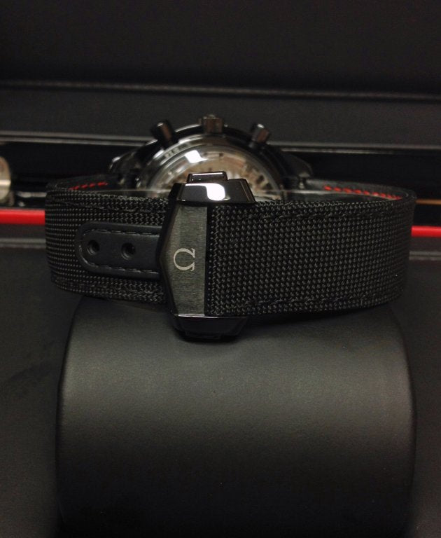 Omega replica Speedmaster Dark Side Of The Moon 311.92.44.51.01.007 orologio replica