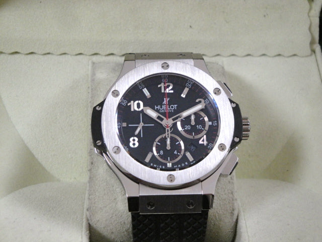 Hublot replica big bang ghiera acciaio strip rubber black dial